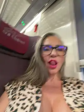 Snapshot of Alimela chatting on June 2026 06:19:01 PM Alimela online show from June 2026 06:19:01 PM