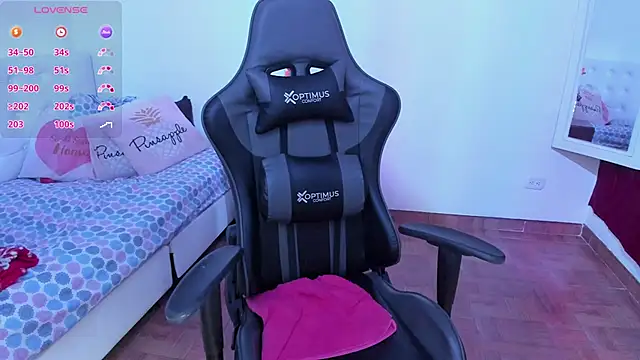 esmeralda milf online show from March 2025 08:51:01 PM