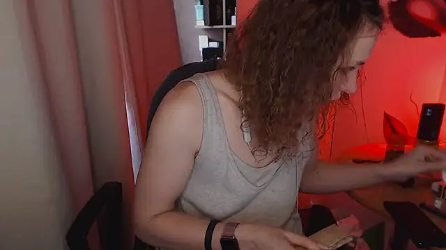 Snapshot of JohansonKatie chatting on January 2025 09:24:01 AM JohansonKatie online show from January 2025 09:24:01 AM