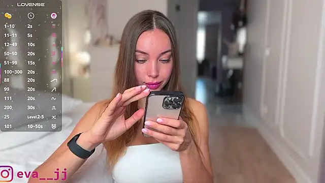 Snapshot of Eva_JJ chatting on November 2025 03:40:02 AM Eva JJ online show from November 2025 03:40:02 AM