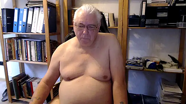 Snapshot of SchwanzhureXXL chatting on June 2026 05:55:02 AM SchwanzhureXXL online show from June 2026 05:55:02 AM