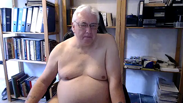Snapshot of SchwanzhureXXL chatting on June 2026 07:51:01 AM SchwanzhureXXL online show from June 2026 07:51:01 AM