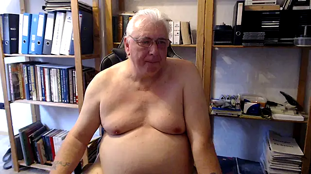 Snapshot of SchwanzhureXXL chatting on June 2026 06:45:02 AM SchwanzhureXXL online show from June 2026 06:45:02 AM