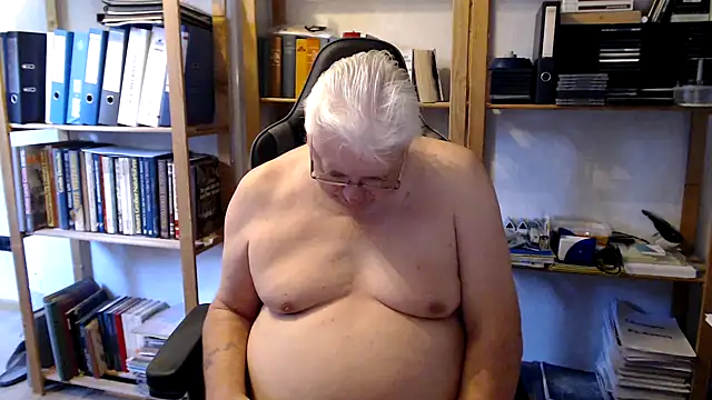 Snapshot of SchwanzhureXXL chatting on June 2026 05:54:01 AM SchwanzhureXXL online show from June 2026 05:54:01 AM
