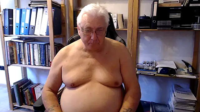Snapshot of SchwanzhureXXL chatting on July 2026 06:01:01 AM SchwanzhureXXL online show from July 2026 06:01:01 AM