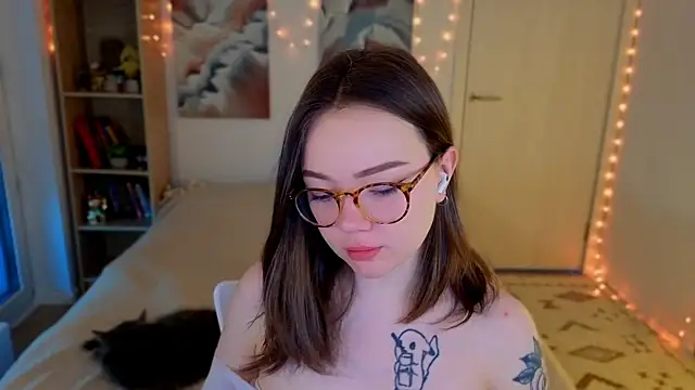 Snapshot of MilenaSaint chatting on April 2026 03:31:02 AM MilenaSaint online show from April 2026 03:31:02 AM