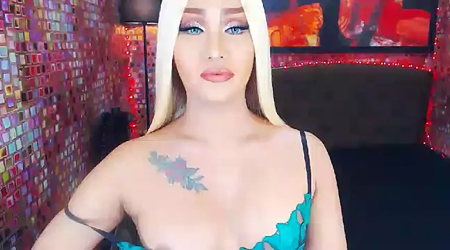 Snapshot of KylieMaxwellCaulfield_TS chatting on February 2025 10:59:01 PM KylieMaxwellCaulfield TS online show from February 2025 10:59:01 PM