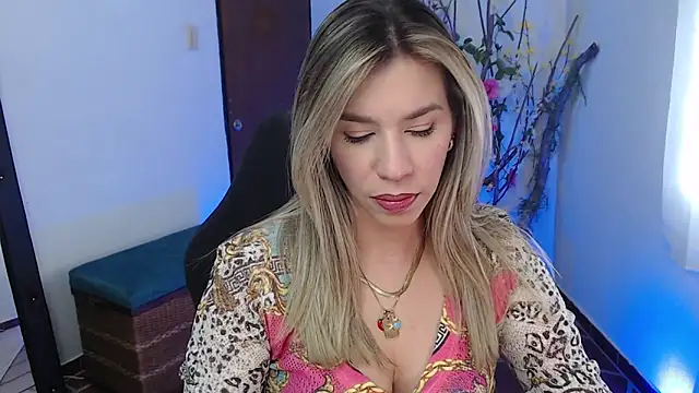 Snapshot of ms_sofia_x chatting on October 2025 03:33:02 PM ms sofia x online show from October 2025 03:33:02 PM