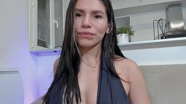 Snapshot of LalieFR chatting on January 2025 08:28:01 PM LalieFR online show from January 2025 08:28:01 PM