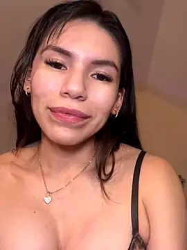 LalieFR online show from November 2025 05:35:02 PM