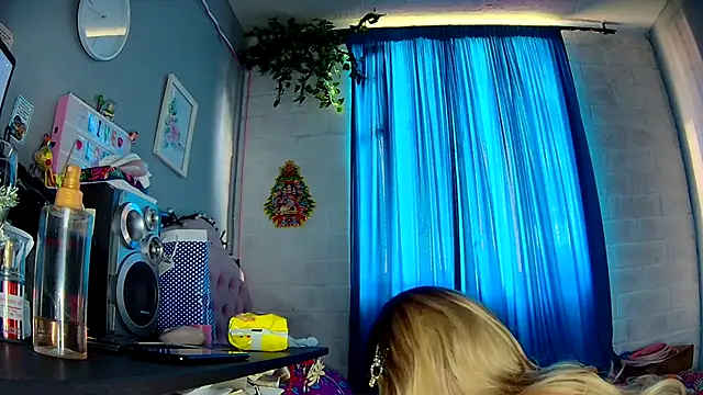 Snapshot of Taylor_Cum_Hot chatting on January 2025 12:45:02 PM Taylor Cum Hot online show from January 2025 12:45:02 PM