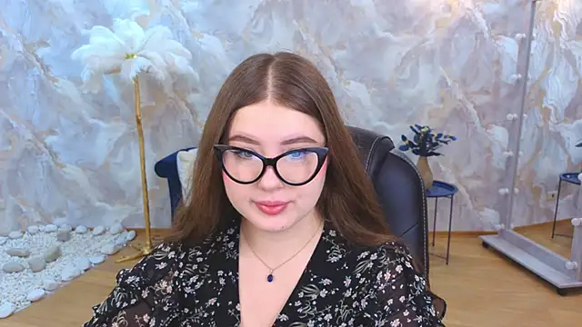 NicoleFoxery online show from November 2025 06:17:01 PM