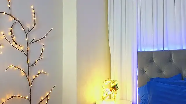 Ariana Petite online show from January 2026 12:13:01 AM