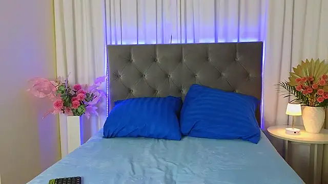 Snapshot of Ariana_Petite chatting on May 2026 12:19:02 AM Ariana Petite online show from May 2026 12:19:02 AM