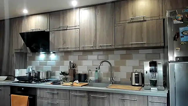 Avtosluts777 online show from April 2026 01:05:02 PM