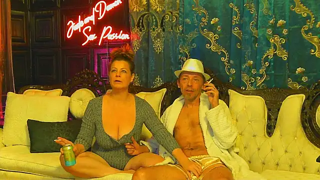 Snapshot of JadeandDamon chatting on December 2025 05:29:02 PM JadeandDamon online show from December 2025 05:29:02 PM