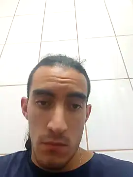 Snapshot of TommyMomentum chatting on December 2024 05:40:02 AM TommyMomentum online show from December 2024 05:40:02 AM