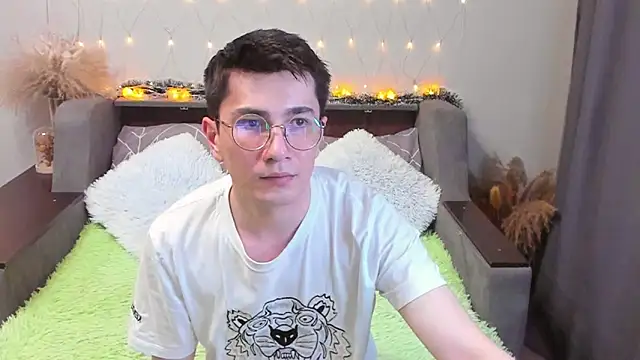 Yumi steve online show from January 2025 11:39:02 PM