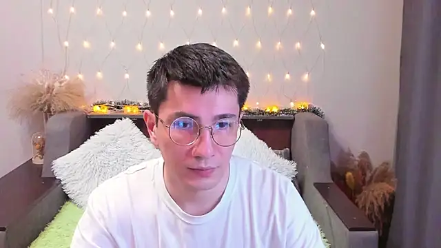 Yumi steve online show from January 2025 10:07:02 PM