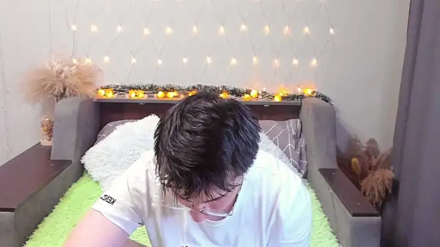 Yumi steve online show from January 2025 12:37:01 AM