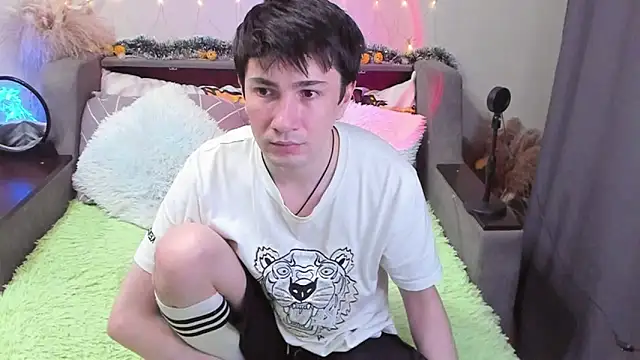 Yumi steve online show from November 2025 04:20:01 PM