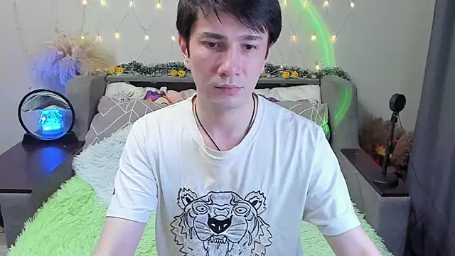 Yumi steve online show from December 2025 04:56:01 PM