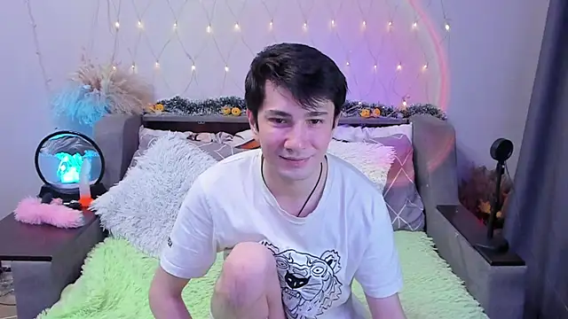 Yumi steve online show from December 2025 04:35:02 PM