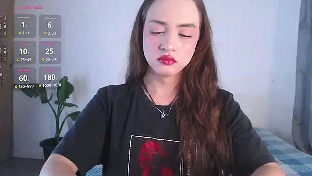 Snapshot of valen_thompson chatting on April 2026 02:18:01 AM valen thompson online show from April 2026 02:18:01 AM