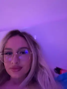 mollyxxx online show from February 2025 01:41:02 AM