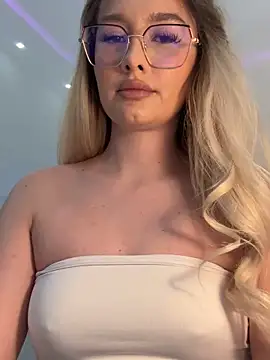 mollyxxx online show from March 2026 03:23:01 AM