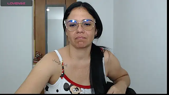 selena ferri online show from December 2025 04:06:01 AM