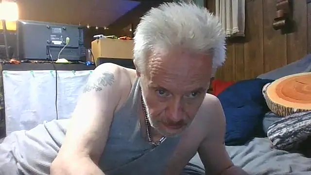 Makowboy online show from September 2025 05:17:01 PM