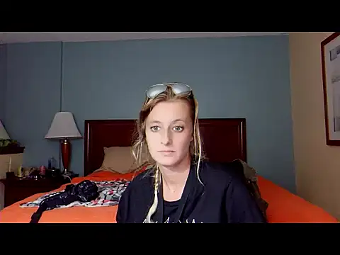 Snapshot of AsiaGoesPro chatting on October 2025 12:07:01 AM AsiaGoesPro online show from October 2025 12:07:01 AM