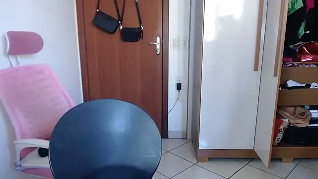 bustycarly online show from November 2025 12:37:02 PM