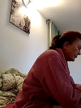 Hottie-Mom online show from September 2025 01:15:01 PM