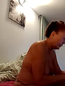 Hottie-Mom online show from October 2025 08:03:01 AM