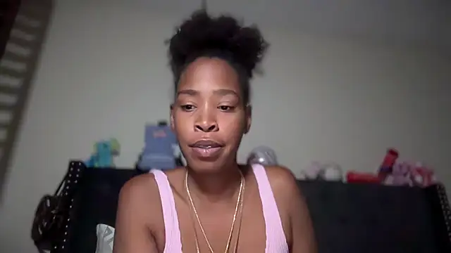 Snapshot of Cum2Charm chatting on May 2026 11:37:01 AM Cum2Charm online show from May 2026 11:37:01 AM