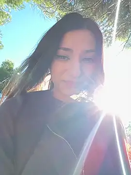 Snapshot of _MiaQueen_ chatting on December 2024 12:13:01 PM MiaQueen online show from December 2024 12:13:01 PM