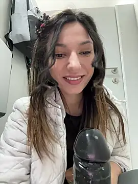 Snapshot of _MiaQueen_ chatting on March 2025 11:32:01 PM MiaQueen online show from March 2025 11:32:01 PM