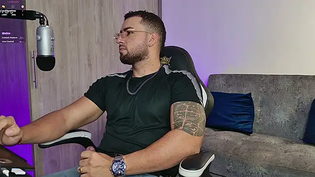 Snapshot of mr_david_cox chatting on March 2025 12:48:01 PM mr david cox online show from March 2025 12:48:01 PM