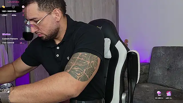 Snapshot of mr_david_cox chatting on March 2025 12:47:01 PM mr david cox online show from March 2025 12:47:01 PM