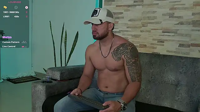 Snapshot of mr_david_cox chatting on March 2025 02:40:02 AM mr david cox online show from March 2025 02:40:02 AM