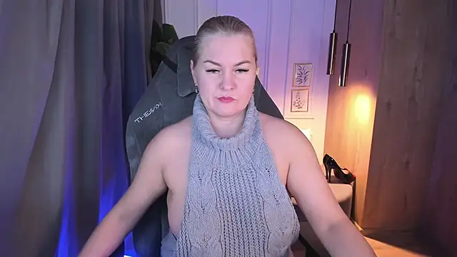 YolandaKiss online show from February 2025 07:47:02 PM