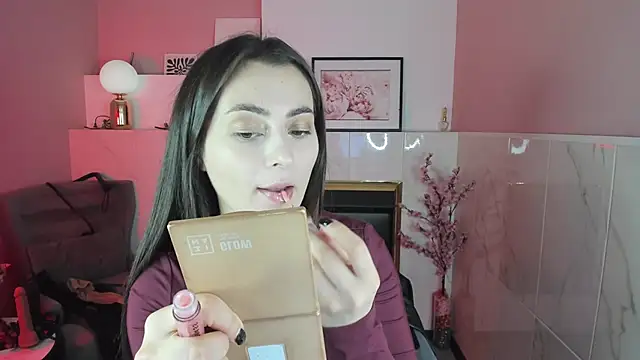 KylieMellow online show from September 2025 02:10:01 PM