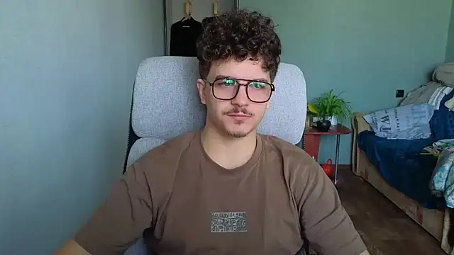 Remy Miles online show from November 2025 08:00:02 AM