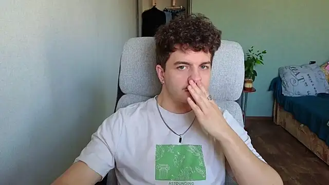 Remy Miles online show from April 2026 04:32:02 AM