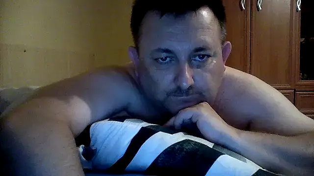 Snapshot of Novy73 chatting on September 2025 08:43:02 PM Novy73 online show from September 2025 08:43:02 PM