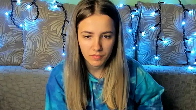 MaggieCake online show from October 2025 01:53:02 AM