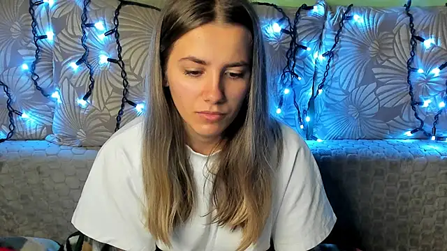 MaggieCake online show from November 2025 03:51:02 AM