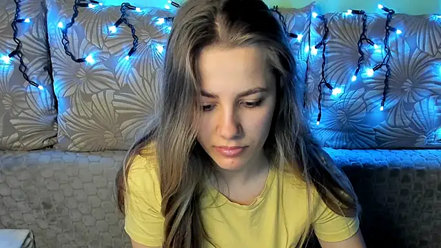 MaggieCake online show from December 2025 03:56:02 AM